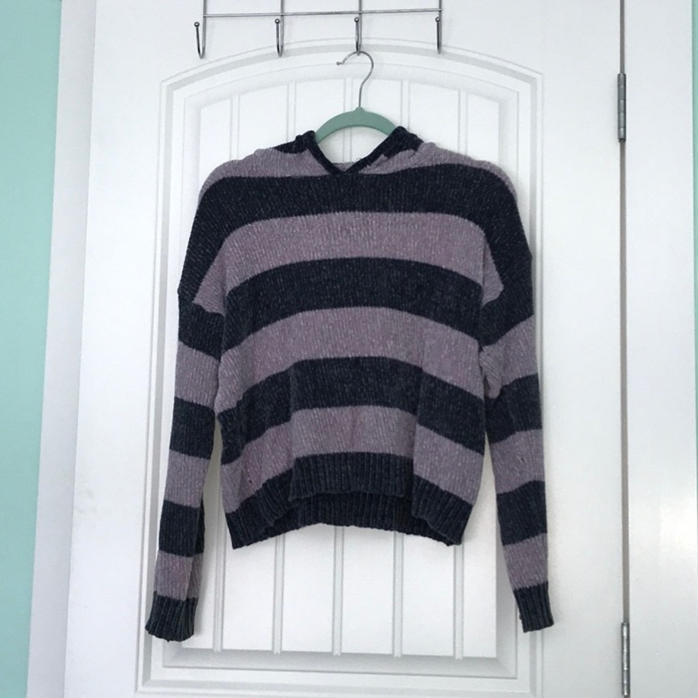 Sweater with hood